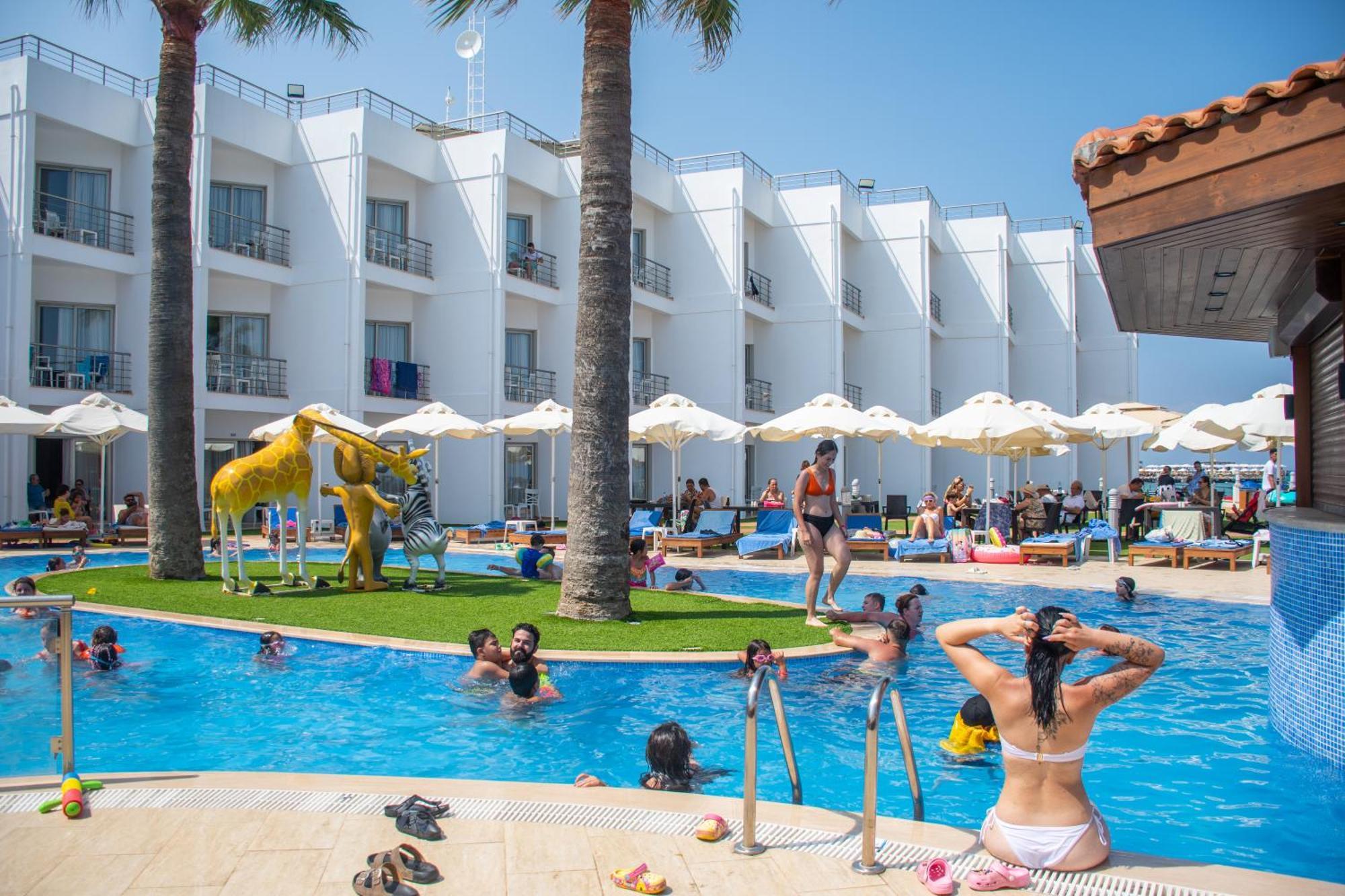 Mimoza Beach Hotel Agios Sergios Buitenkant foto